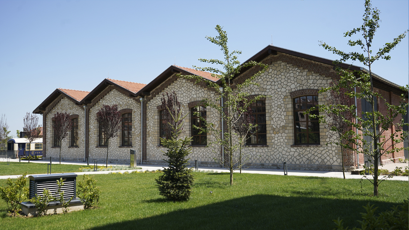 A Mixture of History and the Contemporary