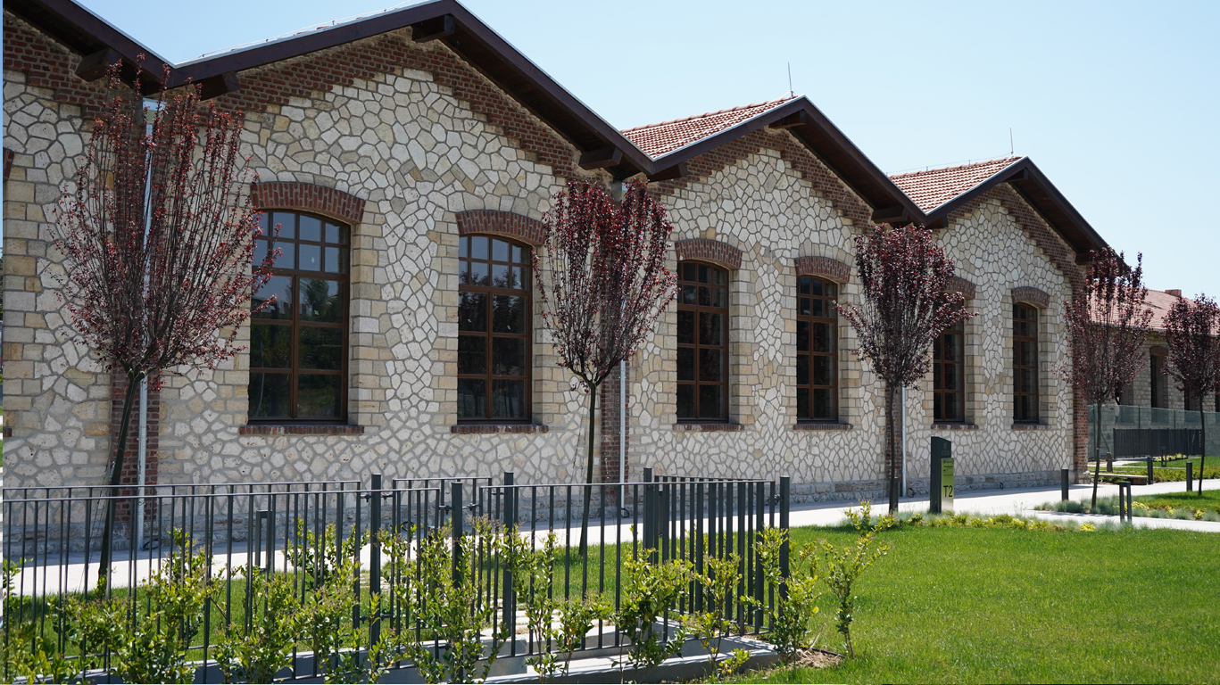 A Mixture of History and the Contemporary