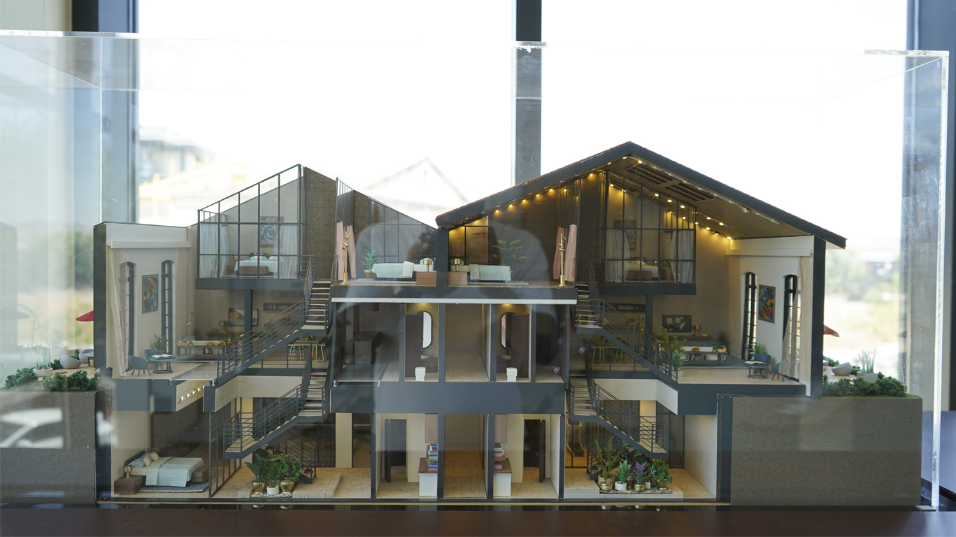 A Mixture of History and the Contemporary