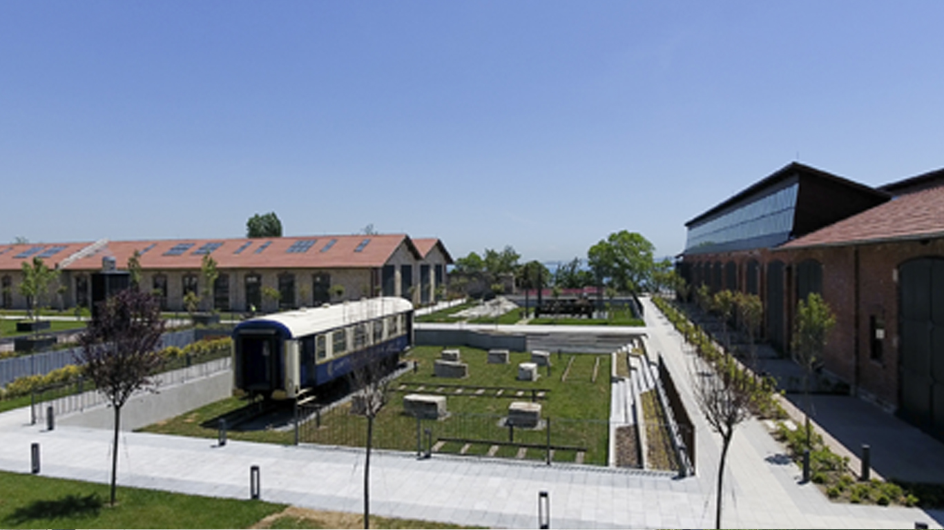 A Mixture of History and the Contemporary